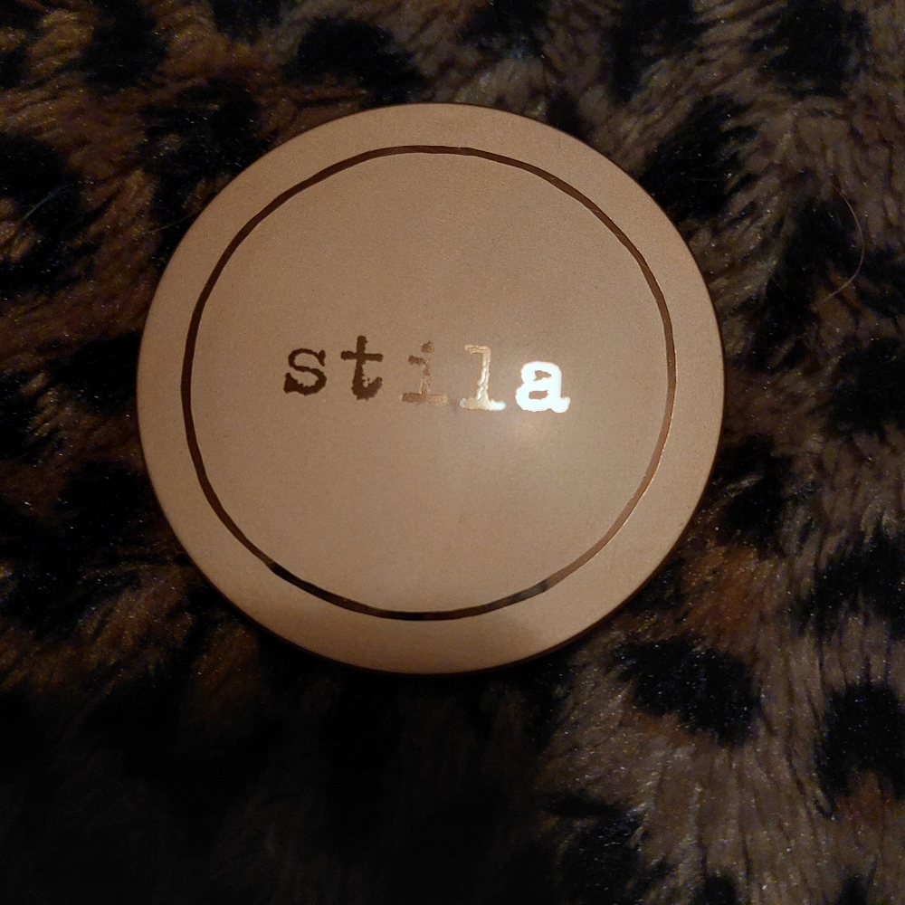 Stila tinted moisture skin balm foundation